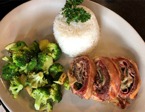 Rollo de Carne Relleno / Bacon-Wrapped Stuffed Meatloaf